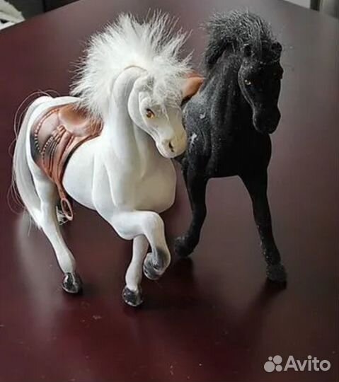 Бархатные лошадки