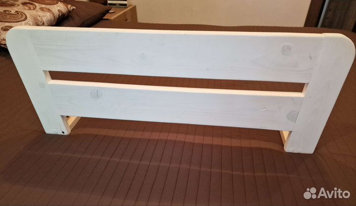 Бортик безопасности для детской кроватки