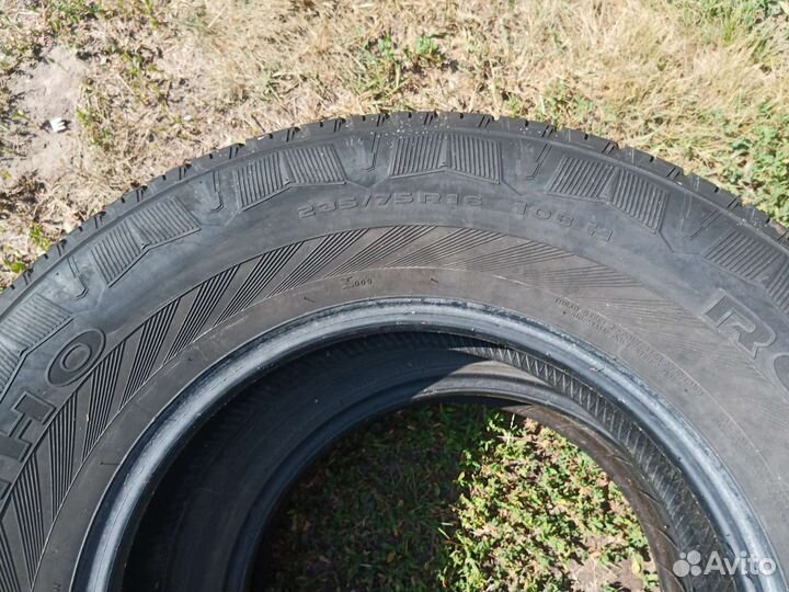 Kumho Road Venture ST KL16 235/75 R16