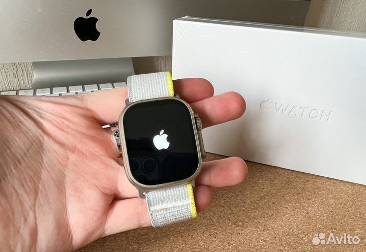 Apple Watch Ultra 2 + Желто-серый ремешок