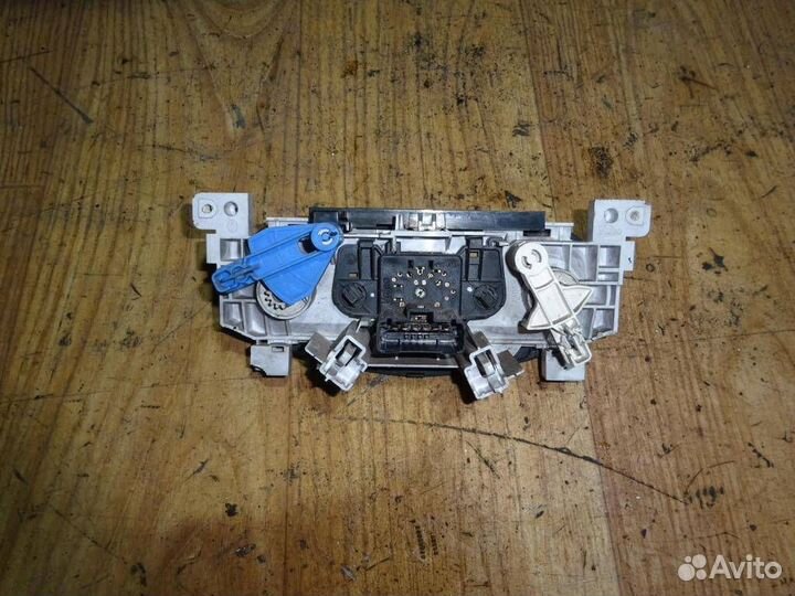 Блок управления отопителем Renault Logan 2005-2014