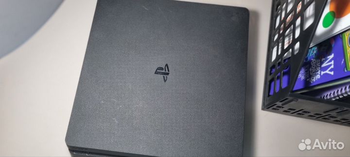 Игровая приставка ps4 б/у