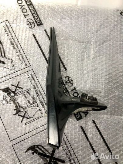 Кронштейн зеркала Toyota Land Cruiser 200