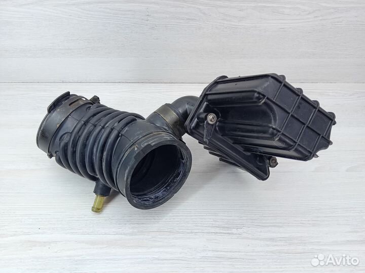 Патрубок воздушного фильтра Mazda 3 BK BL 2.0 LF