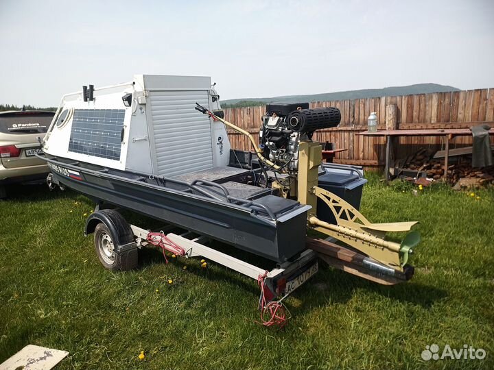 Плоскодонная алюмин экспедиционная лодка с каютой