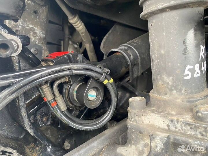 Цилиндр подъема кабины левый Renault T