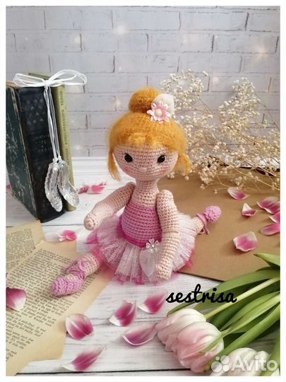 Вязаная кукла балерина ручной работы