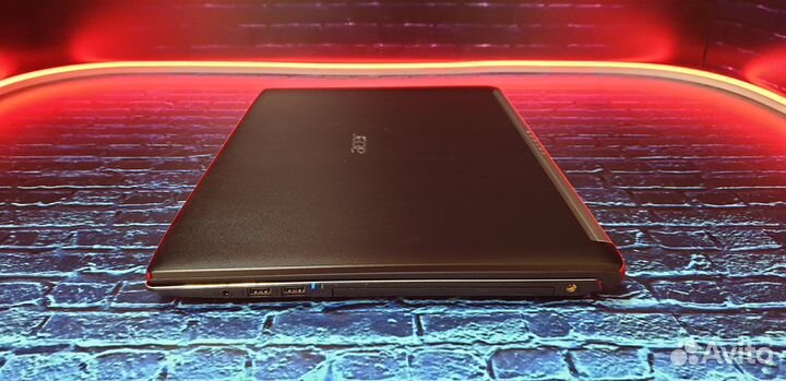 Ноутбук Acer Core i5 8250U 12Gb MX150 SSD 17.3