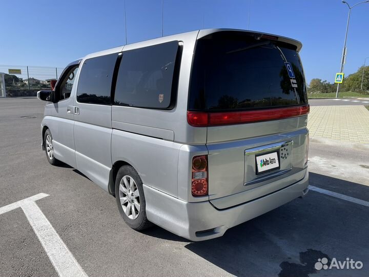 Nissan Elgrand 2.5 AT, 2006, 193 348 км