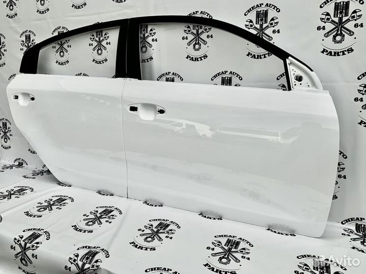 Белые двери правые Kia Rio 4 Оригинал 2017-2022