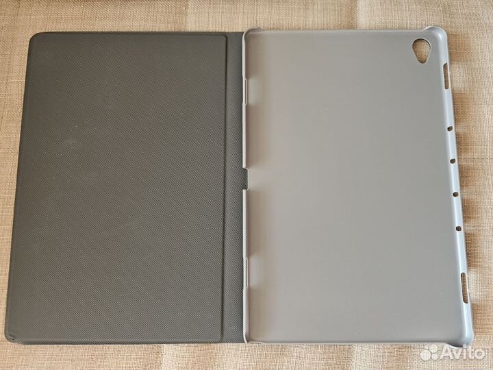 Чехол Huawei M6