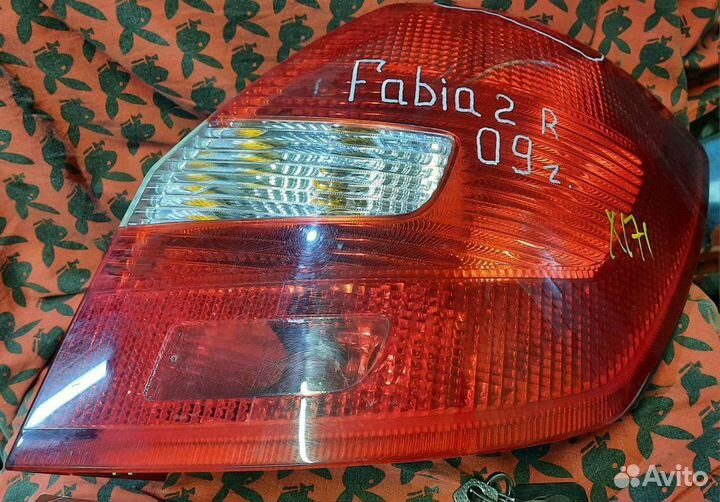 Фонарь задний правый Skoda fabia 2
