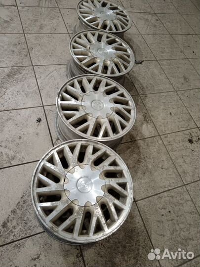 Комплект оригинальных дисков Toyota R14 5x114,3