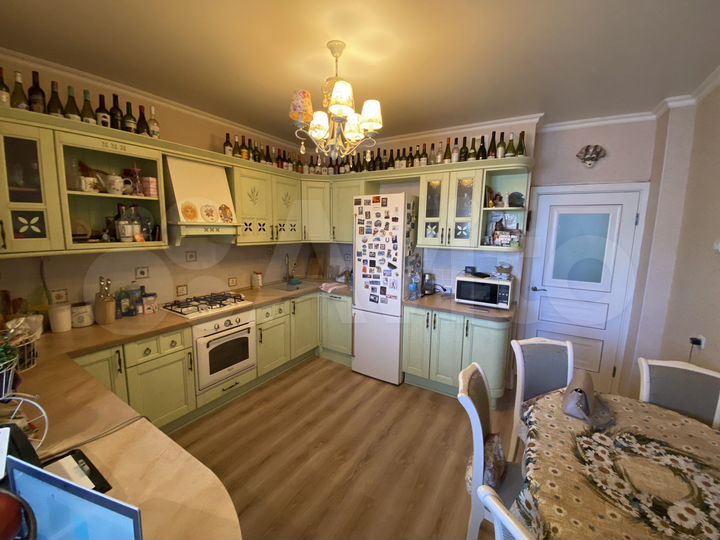 2-к. квартира, 71,3 м², 3/10 эт.