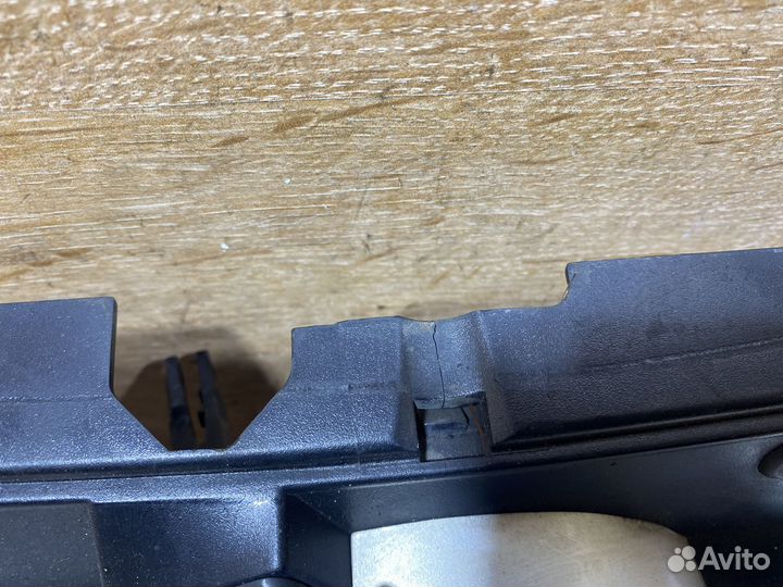 Решетка радиатора Volkswagen Golf 4 Арт. 130428