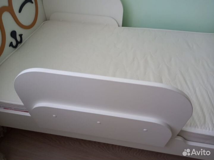 Детская кроватка+матрас+2бортика (все новое)