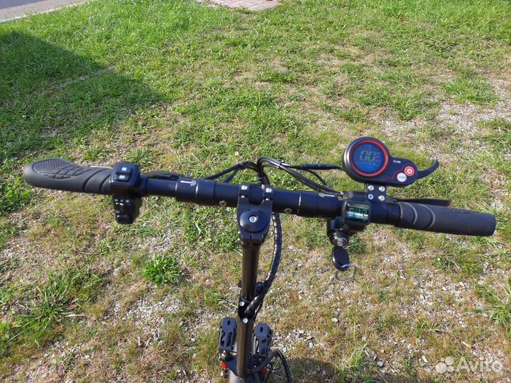 Электросамокат zaxboard