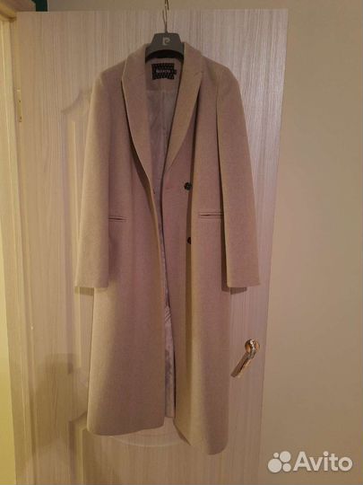 Пальто женское 42 Sezalto