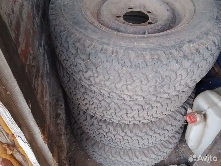 Nortec AT 560 215/75 R15