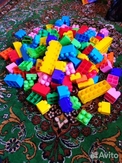 Большой конструктор-кубики