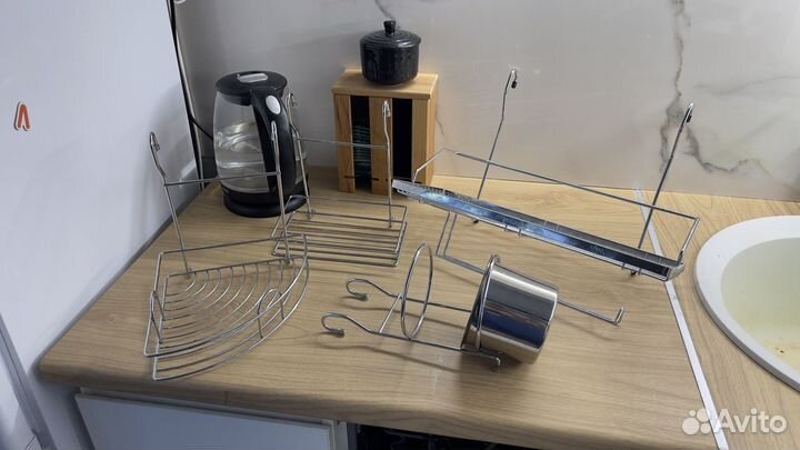 Рейлинг для кухни с полками