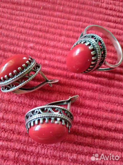 Серебряные серьги и кольцо