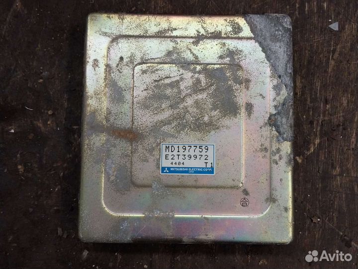 Эбу Mitsubishi pajero 2 md197759