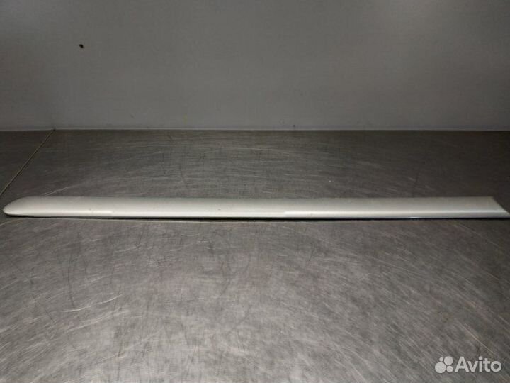 Молдинг двери задний левый Toyota Avensis