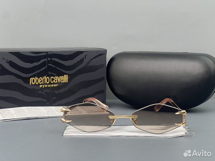 Солнцезащитные очки Roberto Cavalli