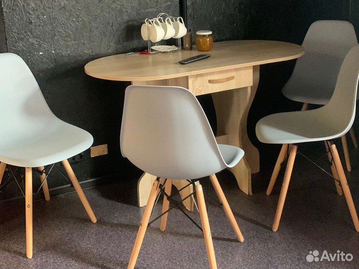 Стулья eames dsw