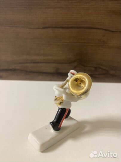 Суворовец трубач