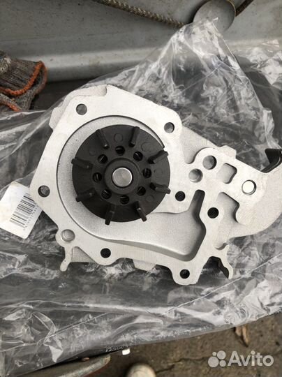Помпа на renault sandero