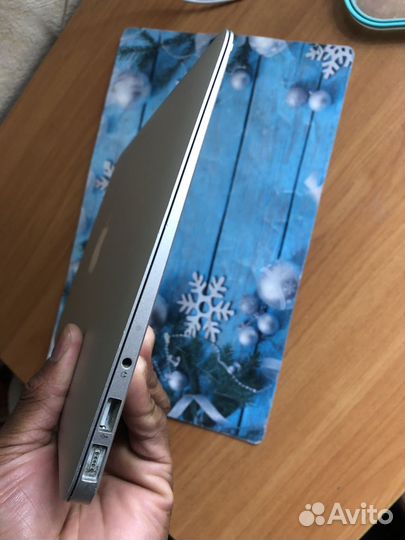 Apple MacBook Air 11 2010