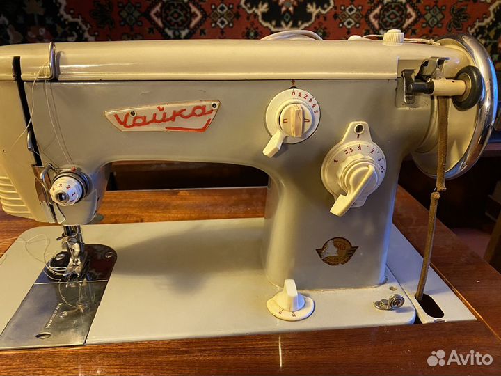 Швейная машина Чайка