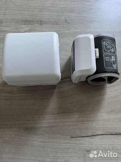 Тонометр на запястье