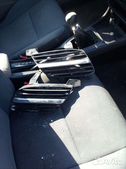 Nissan almera n16 решотки переднего бампера