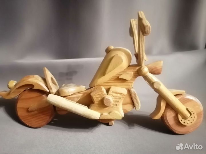 Модель мотоцикла. Ручная работа. Дерево