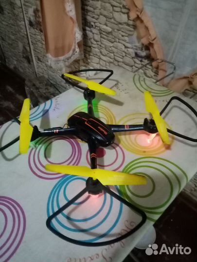 Радиоуправляемый квадрокоптер