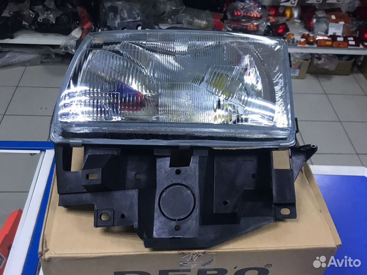4411129llde VW Transporter/Caravelle T4 90-03 фара