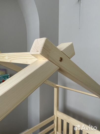 Кроватка детская домик