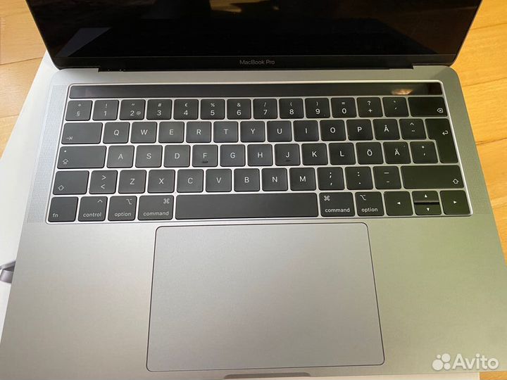 Apple MacBook pro 13 2019 8/256Gb SSD Touch Bar,ID