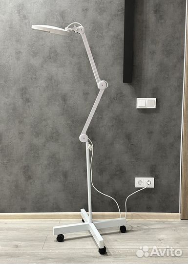 Лампа – лупа Rexant на струбцине для косметологии