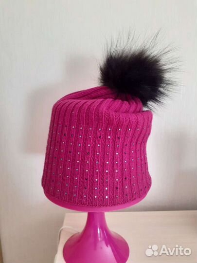 Шапка вязаная со Swarovski и натуральным помпоном