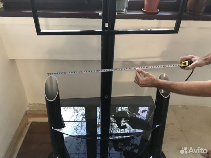 Мобильная стойка для телевизора