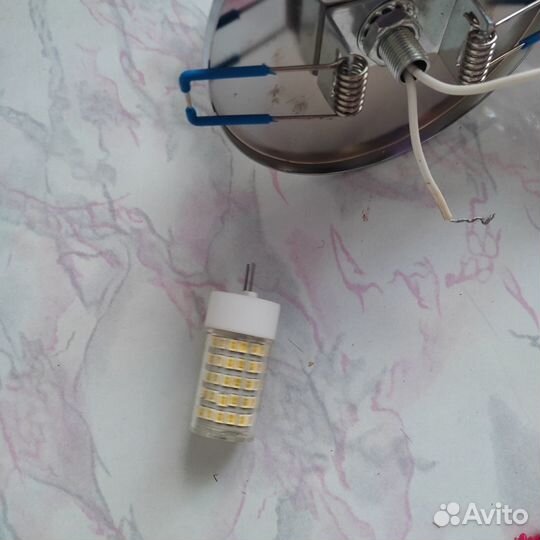 Продам светильник потолочный