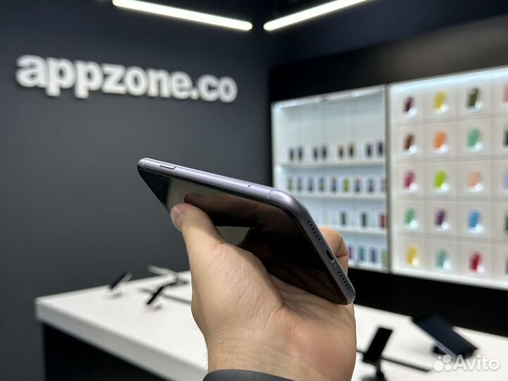 iPhone 11, 64 ГБ