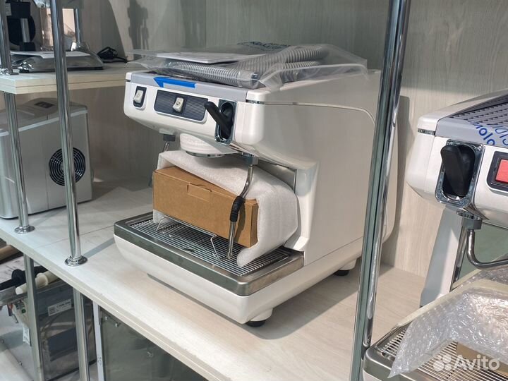 Кофемашина nuova simonelli appia life 1 gr s