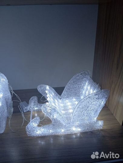 Светодиодный олень с санями