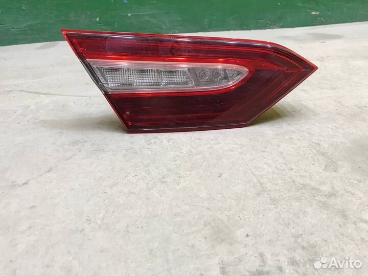 Фонарь задний левый Toyota Camry