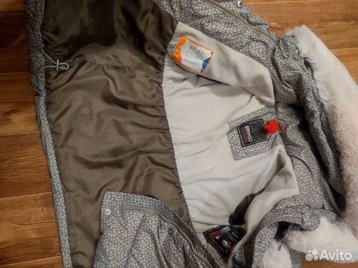 Зимнее пальто (пуховик) на девочку на 4 -5 лет